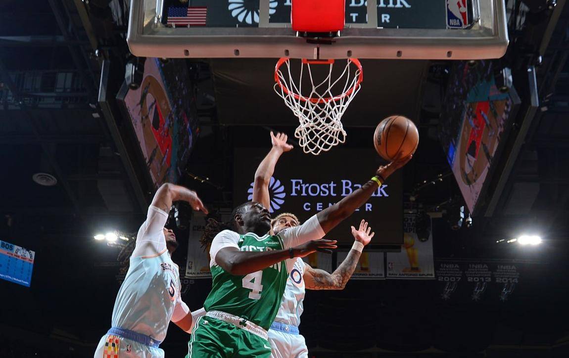 高赔率体育平台雄鹿王牌球员创赛季得分新高，媒体热捧，我们一个看到.