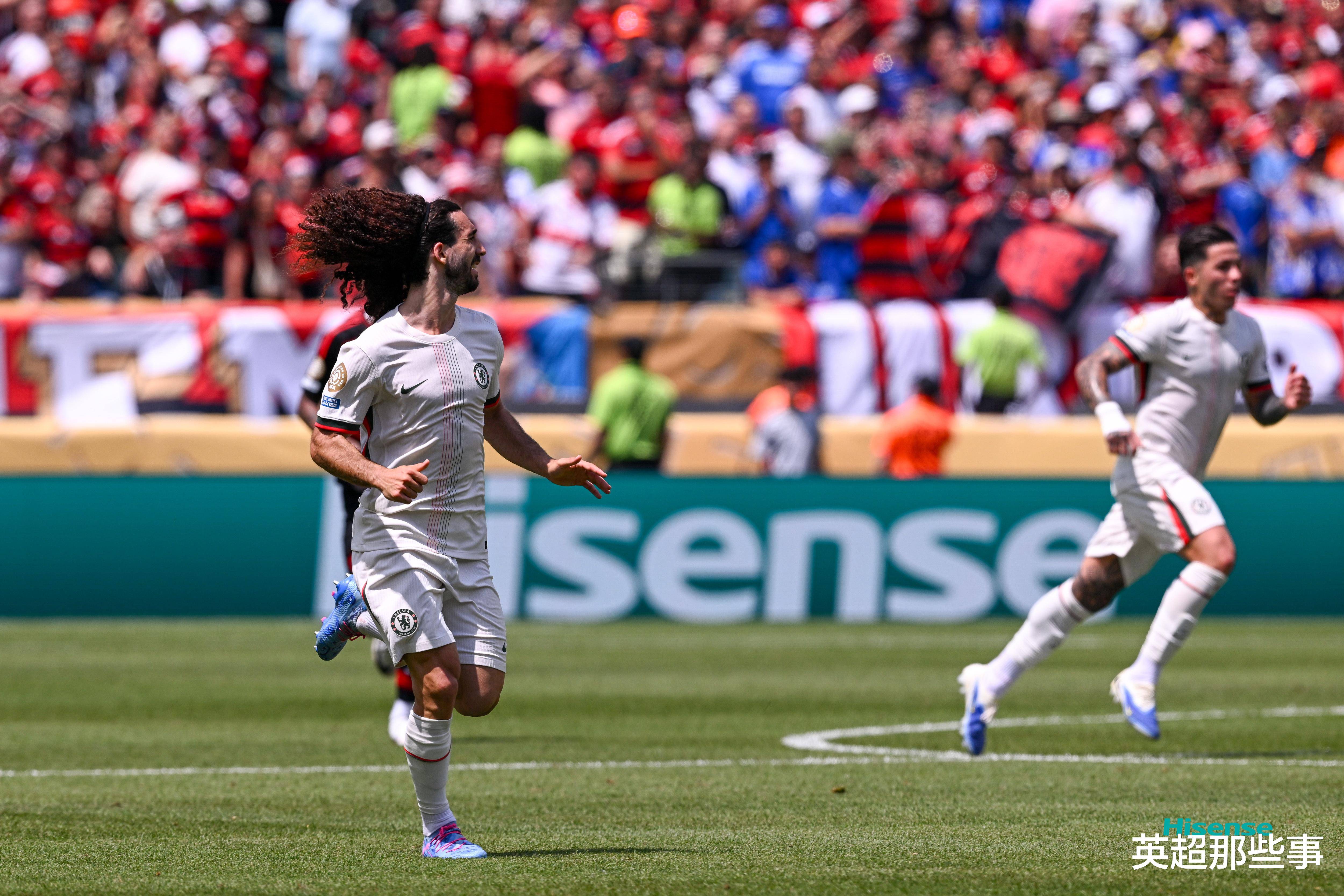 棋牌游戏平台莱万多夫斯基新星出色防守表现突出，切尔西前途光明！